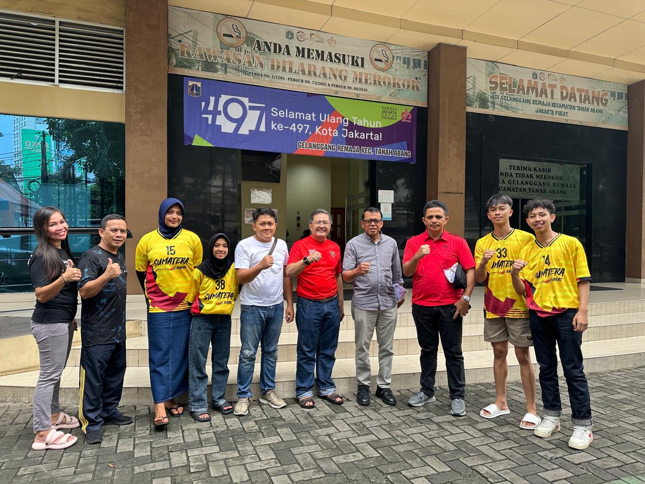 Ketua Umum  AFI Prof. Ganefri, Ph.D  berkesempatan membuka  sekaligus menutup Kejurnas  Floorball  di Jakarta